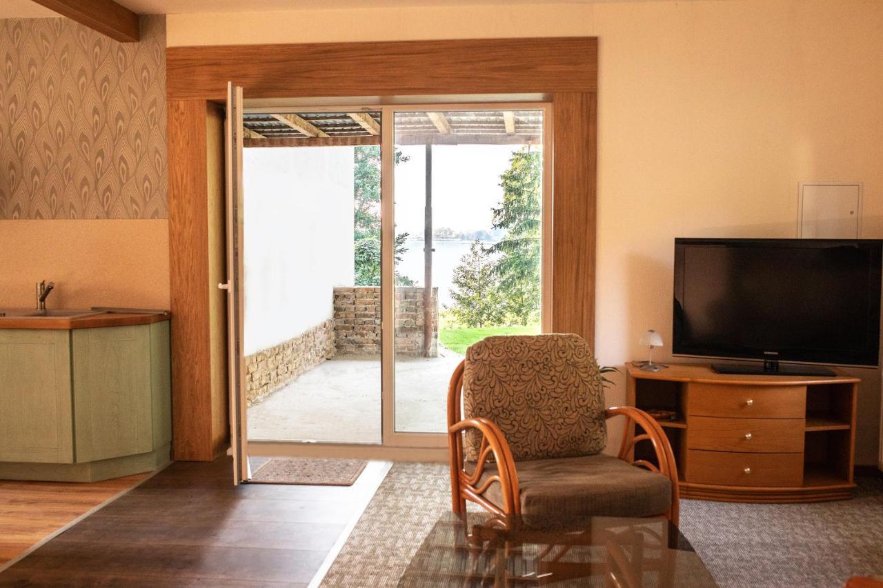 Ferienwohnung Direkt Am Potzlower See Екстер'єр фото