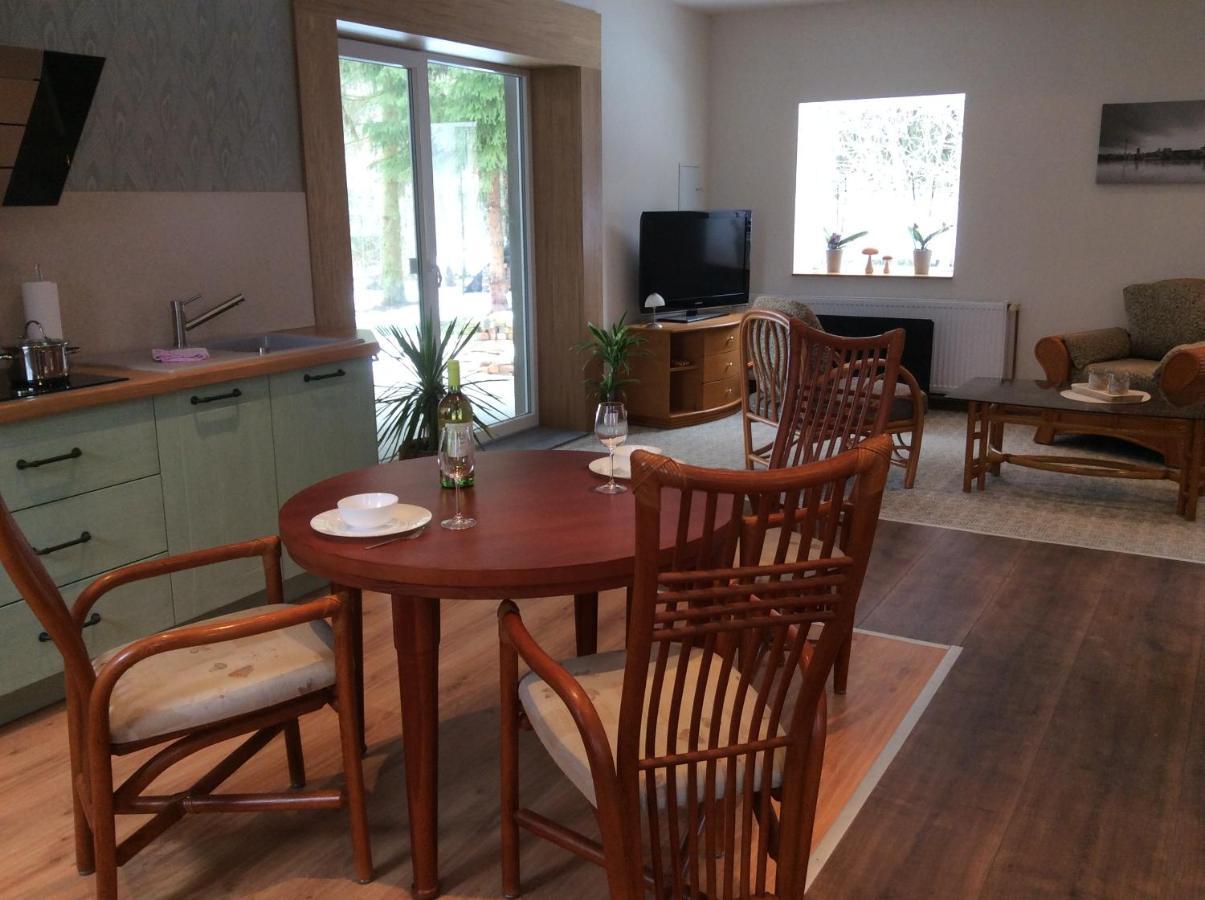 Ferienwohnung Direkt Am Potzlower See Екстер'єр фото